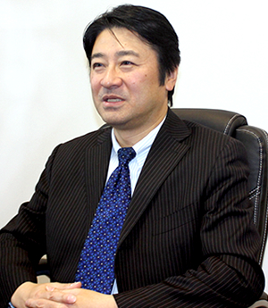 取締役管理本部長　髙橋 肇