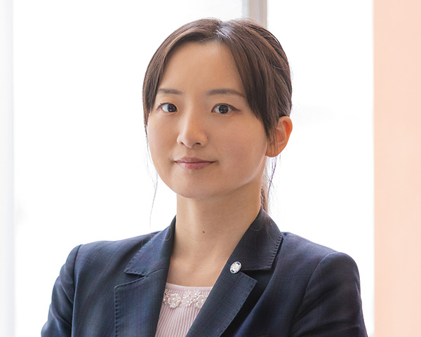 ソリューション営業部 山岡 由布子